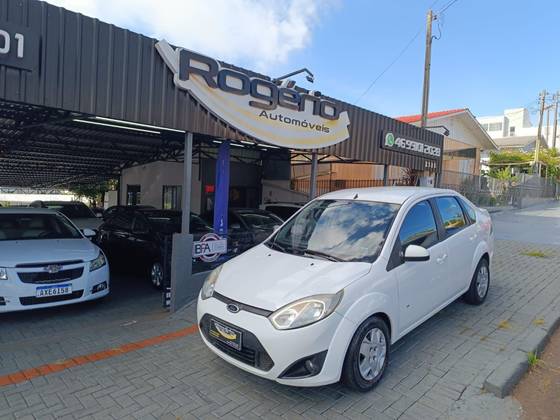 FORD FIESTA 1.6 ROCAM SE SEDAN 8V FLEX 4P MANUAL FORD FIESTA 1.6 ROCAM SE SEDAN 8V FLEX 4P MANUAL